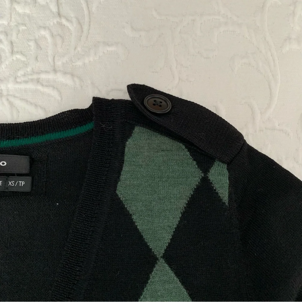 Club Monaco 100% Wool Green and Black Argyle Sweater - Picture 3 of 5